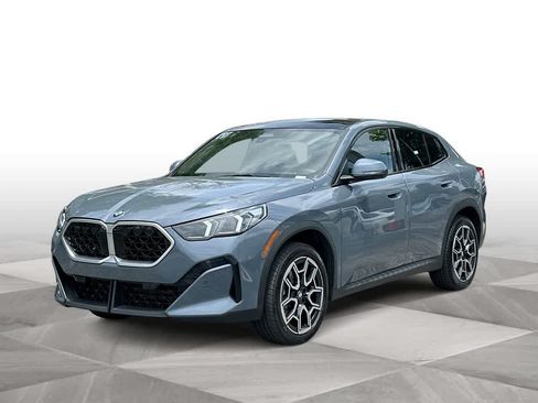Used 2025 BMW X2 xDrive28i AWD/4WD image 4