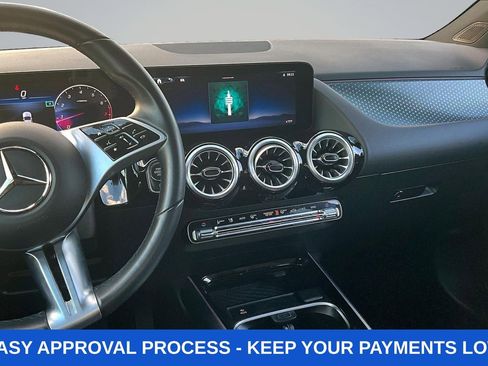 Used 2025 Mercedes-Benz GLA 250 4MATIC image 11