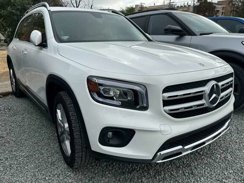 Used 2021 Mercedes-Benz GLB 250 4MATIC image 2