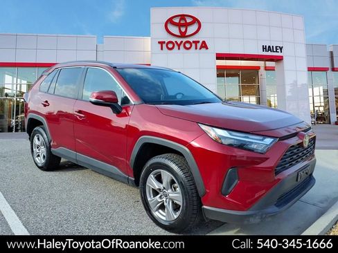 Certified 2025 Toyota RAV4 XLE FWD image 1