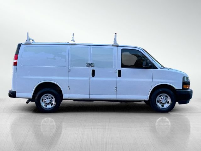 Used 2018 Chevrolet Express 2500 w/ Driver Convenience Package RWD image 3