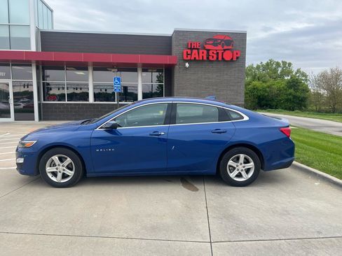 Used 2023 Chevrolet Malibu LT FWD image 1