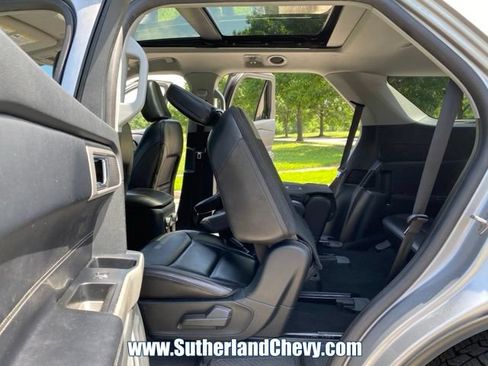 Used 2021 Ford Explorer XLT w/ Equipment Group 202A AWD/4WD image 40