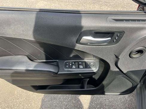 Used 2017 Dodge Charger SXT w/ AWD Plus Group image 16