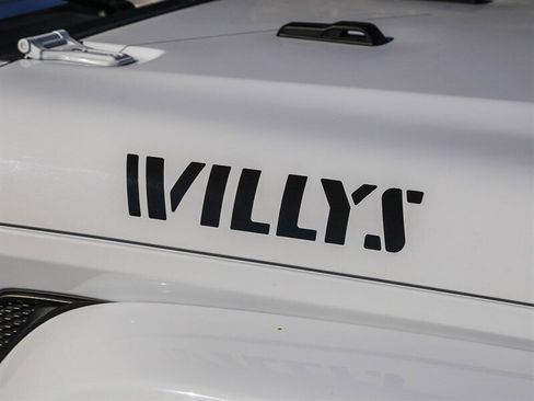 Used 2023 Jeep Gladiator Willys image 11