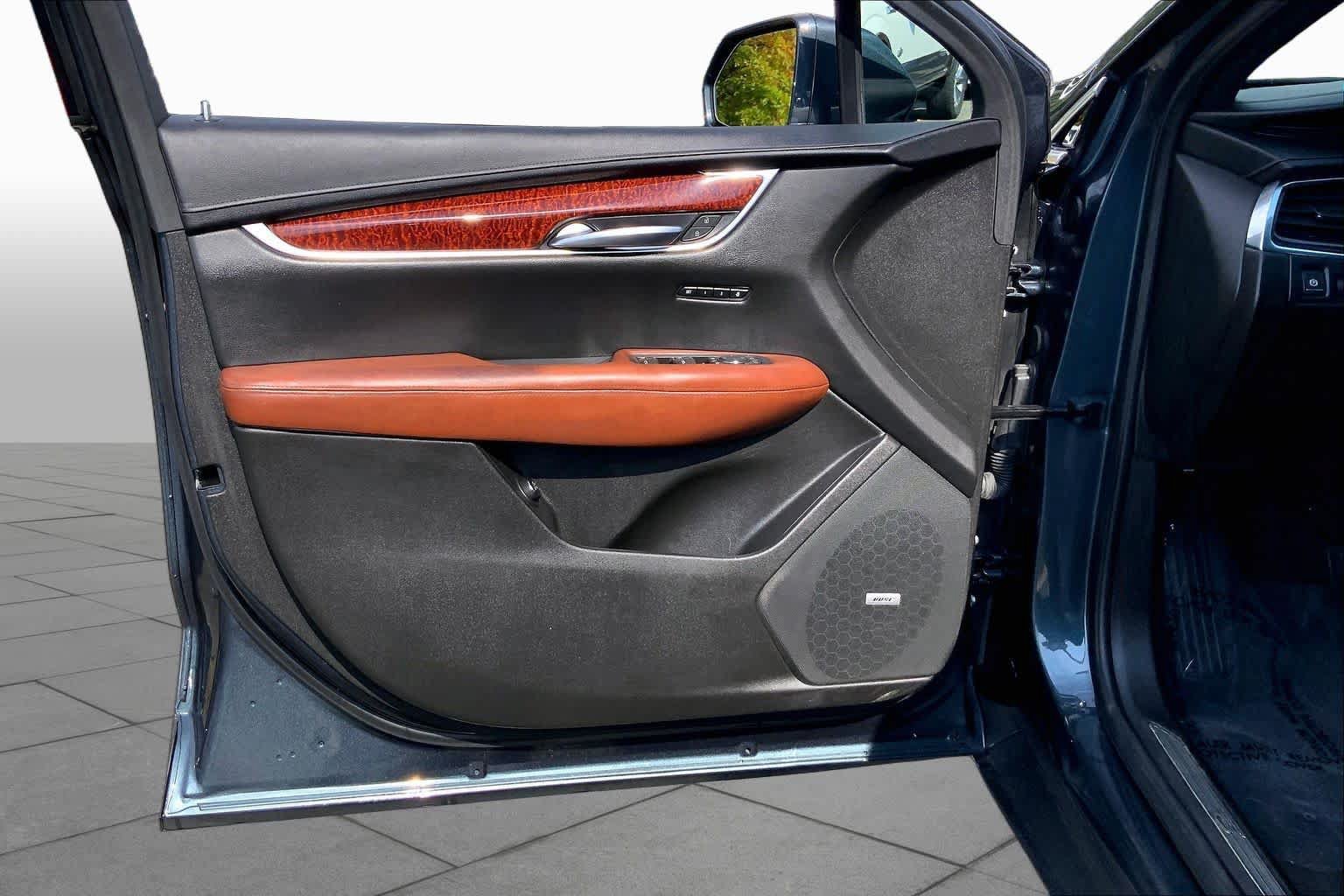 Used 2019 Cadillac XT5 Luxury AWD/4WD image 22