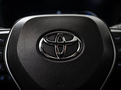 Used 2019 Toyota RAV4 XSE w/ XSE Weather Package image 32