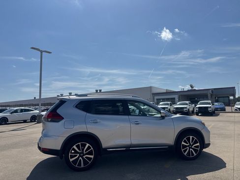 Certified 2017 Nissan Rogue SL w/ SL Premium Package AWD/4WD image 23