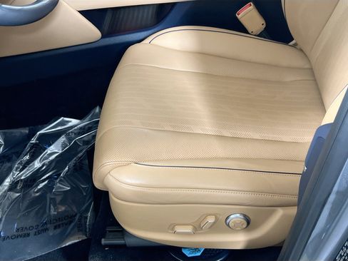 Used 2023 Genesis GV80 2.5T w/ Advanced Package image 19