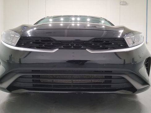 Used 2023 Kia Forte LXS FWD image 3