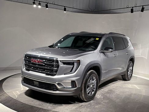 Used 2025 GMC Acadia Elevation image 8