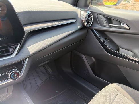 Used 2025 Chevrolet Equinox LT AWD/4WD image 21