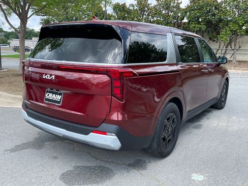 Used 2025 Kia Carnival FWD image 8