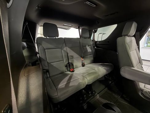 Used 2025 GMC Yukon Elevation w/ Elevation Premium Package AWD/4WD image 13