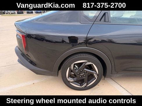 Used 2025 Kia K4 EX image 10