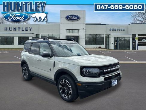 Used 2024 Ford Bronco Sport Outer Banks w/ Tech Package AWD/4WD image 4