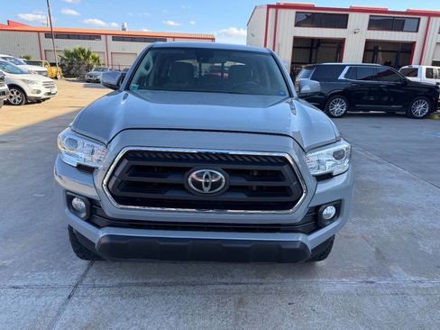 Used 2021 Toyota Tacoma SR5 w/ SR5 Appearance Package (SM) image 2