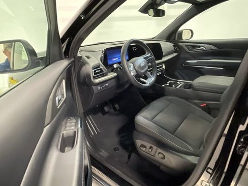 Used 2024 Chevrolet Traverse LT w/ Midnight/Sport Edition AWD/4WD image 24