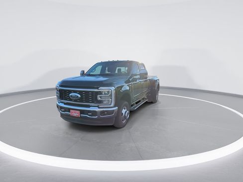 Used 2024 Ford F350 Lariat w/ Chrome Package image 3