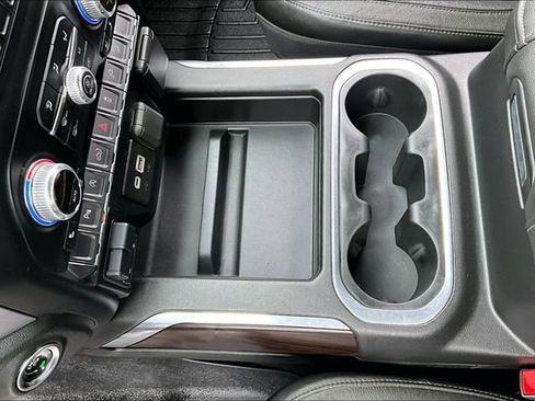 Used 2019 GMC Sierra 1500 SLT w/ SLT Premium Package AWD/4WD image 19