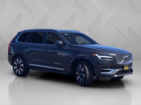 Certified 2023 Volvo XC90 T8 Ultimate AWD/4WD image 12