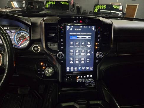 Used 2020 RAM 1500 Limited w/ Black Appearance Package AWD/4WD image 16