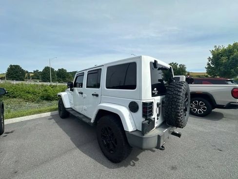 Used 2017 Jeep Wrangler Unlimited Sahara w/ Connectivity Group AWD/4WD image 29