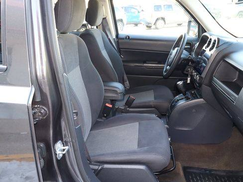 Used 2016 Jeep Patriot Latitude image 22