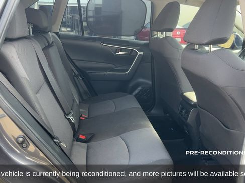Used 2020 Toyota RAV4 XLE w/ XLE Grade Weather Package FWD image 15