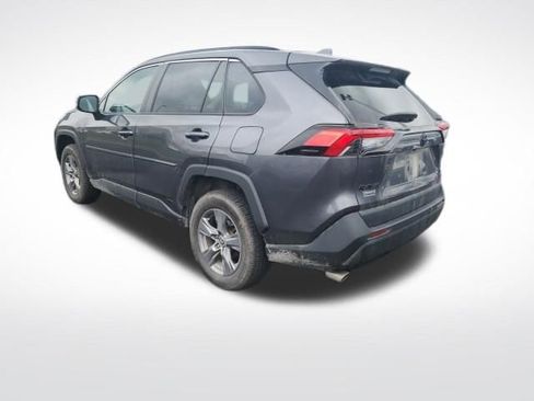 Used 2022 Toyota RAV4 XLE w/ Convenience Package AWD/4WD image 7