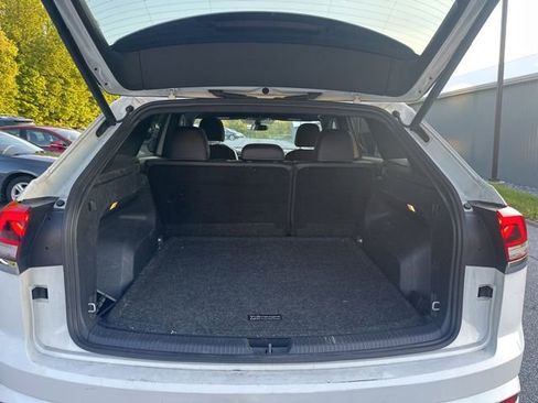 Used 2020 Volkswagen Atlas Cross Sport SE w/ Panoramic Sunroof Package AWD/4WD image 7