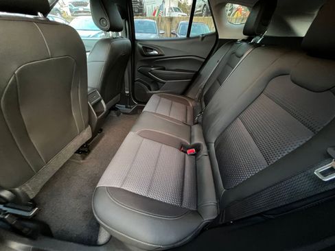 Used 2025 Chevrolet Trax LT image 25