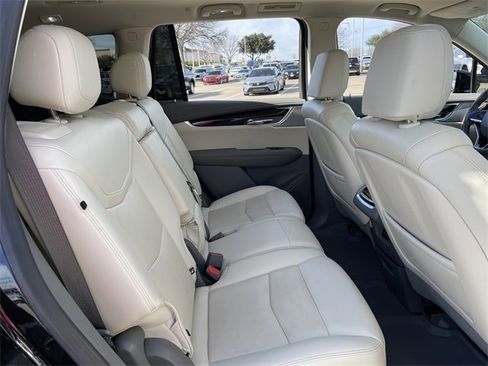 Used 2023 Cadillac XT6 Premium Luxury w/ Technology Package image 30