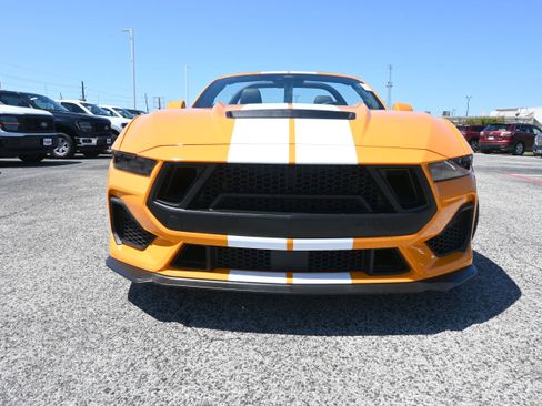New 2026 Ford Mustang GT Premium w/ GT Performance Package RWD image 9