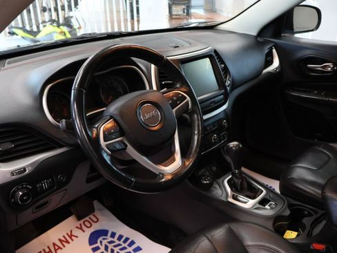 Used 2015 Jeep Cherokee Trailhawk w/ Leather Interior Group AWD/4WD image 14