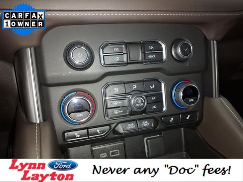 Used 2024 Chevrolet Suburban Z71 w/ Luxury Package image 22