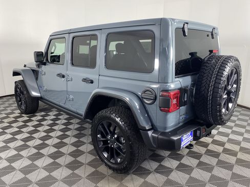 Used 2025 Jeep Wrangler Unlimited Sahara AWD/4WD image 10