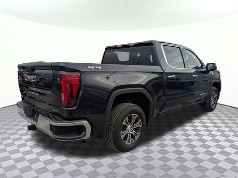 Used 2024 GMC Sierra 1500 SLT image 3