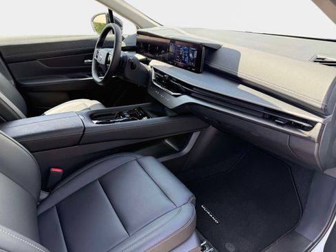 Certified 2026 Nissan Murano SV AWD/4WD image 12