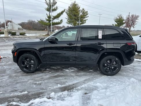 New 2025 Jeep Grand Cherokee Limited w/ Black Appearance Package AWD/4WD image 19