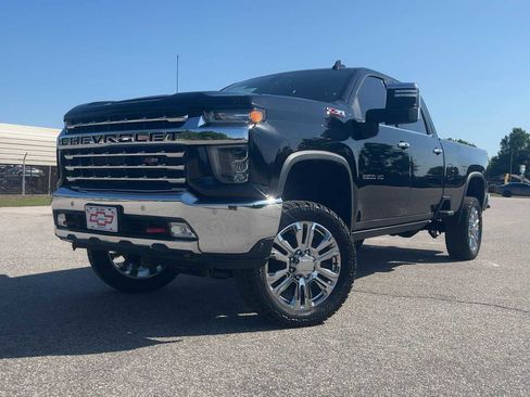 Used 2020 Chevrolet Silverado 2500 LTZ w/ LTZ Plus Package AWD/4WD image 2