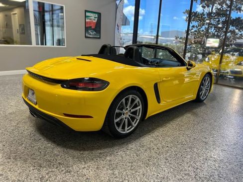 Used 2019 Porsche 718 Boxster image 11