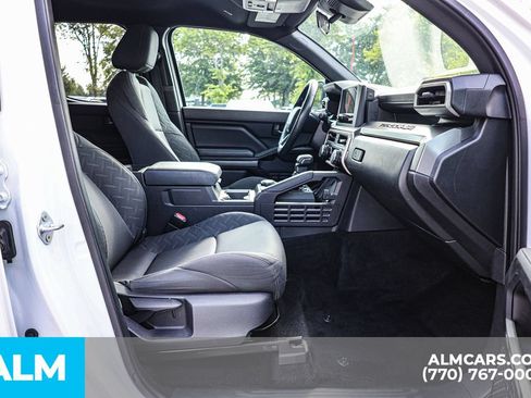 Used 2024 Toyota Tacoma SR5 AWD/4WD image 21