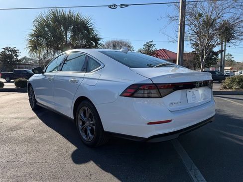 Certified 2023 Honda Accord EX image 4