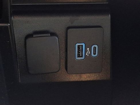 Certified 2022 Ford Explorer XLT w/ Class IV Trailer Tow Package image 24