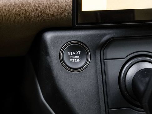 New 2026 Land Rover Defender 110 V8 AWD/4WD image 25