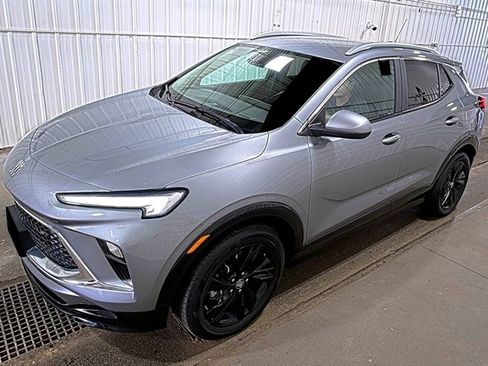 Used 2024 Buick Encore GX Sport Touring image 1