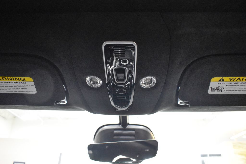 Used 2022 Aston Martin DBX AWD/4WD image 27