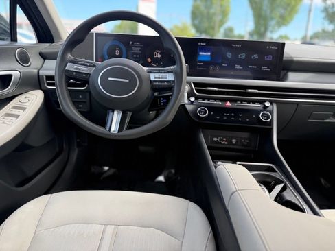 Used 2025 Hyundai Sonata SEL FWD image 21