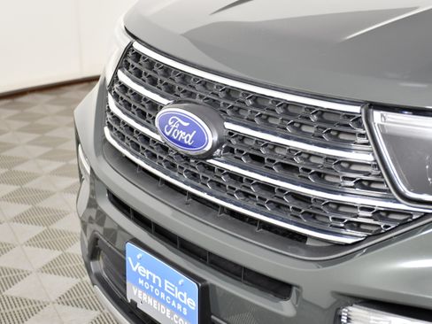Used 2024 Ford Explorer XLT w/ Equipment Group 202A AWD/4WD image 11
